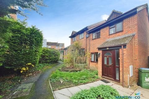 3 bedroom semi-detached house to rent, Abbot Walk, Aylesbury HP18