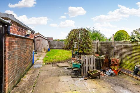 3 bedroom semi-detached house for sale, Grafton Road, Rushden NN10