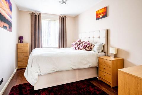 1 bedroom flat for sale, Dairymans Walk, GU4, Guildford, GU4