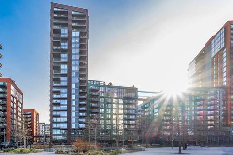 2 bedroom flat for sale, Embassy Gardens, Nine Elms, London, SW11