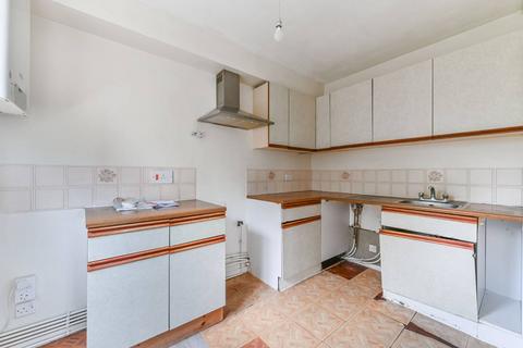 2 bedroom flat for sale, Ludford Close, Croydon, CR0