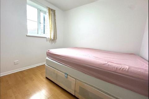 2 bedroom flat to rent, Tollgate Road, Beckton, Newham, London, E6