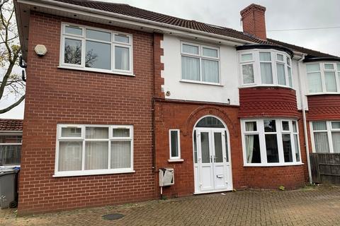 4 bedroom semi-detached house to rent, Welney Road, Firswood