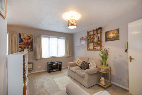 Studio for sale, Cheltenham Close, New Malden KT3