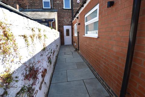 2 bedroom terraced house to rent, Argyle Street, York YO23