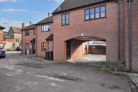 1 bedroom ground floor maisonette for sale, Royal Oak Court, Louth LN11 9JA