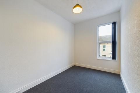 2 bedroom flat to rent, Cromwell Road, Plymouth PL4