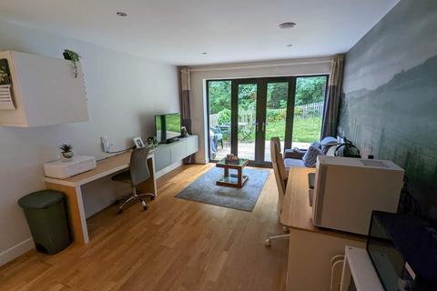 undefined, 67 Newsome Road, Huddersfield, HD4