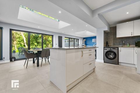 5 bedroom detached house for sale, Llewelyn Goch, St. Fagans, Cardiff