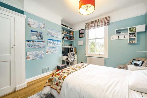 44 Wilton Crescent, London, SW19 3QS