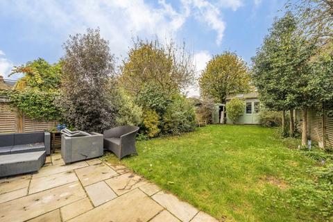 44 Wilton Crescent, London, SW19 3QS