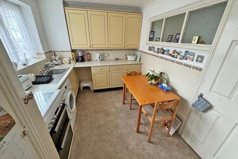 2 bedroom ground floor flat for sale, Meadway Court, West Sussex BN42