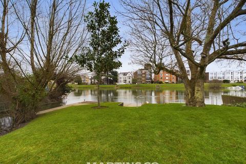 5 bedroom detached house for sale, Chertsey Lane