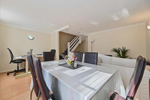 4 bedroom terraced house to rent, Spindlewood Gardens, Croydon, Surrey