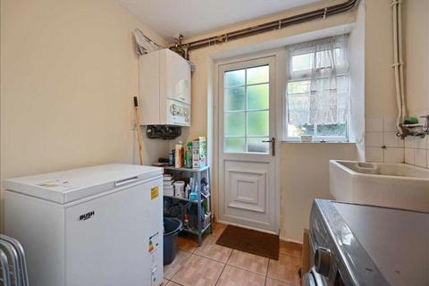 4 bedroom terraced house to rent, Spindlewood Gardens, Croydon, Surrey