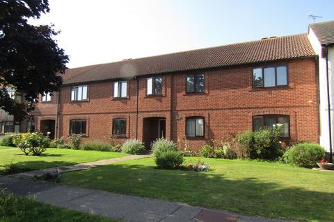 2 bedroom flat to rent, Ratcliffe Court, Frinton On Sea CO13