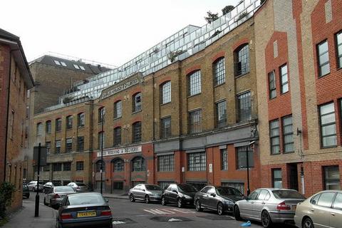 3 bedroom apartment to rent, Backchurch Lane, London E1