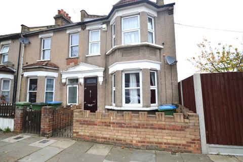 3 bedroom end of terrace house for sale, Benares Road, London