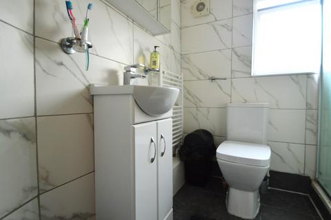 167 Benares Road, London, SE18 1HU