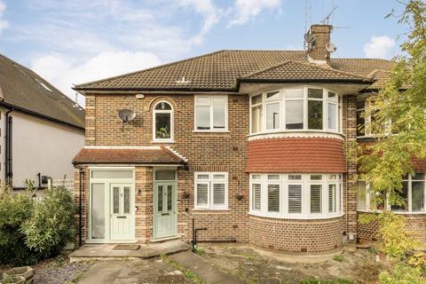 3 bedroom flat for sale, Creighton Avenue, London N2