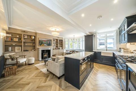 3 bedroom flat for sale, Creighton Avenue, London N2