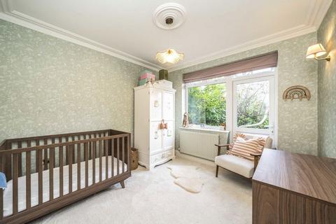 3 bedroom flat for sale, Creighton Avenue, London N2