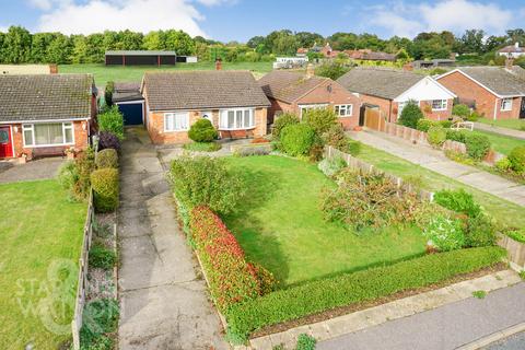 3 bedroom detached bungalow to rent, Chapelfield, Freethorpe, Norwich