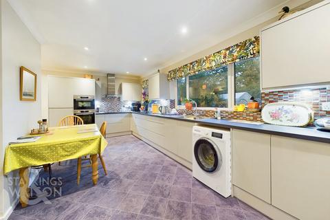Woodcroft Beech Close, High Kelling, Holt, NR25 6QP