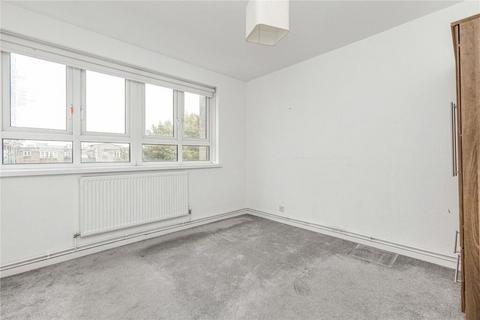 4 bedroom flat to rent, Cheesemans Terrace, West Kensington, London