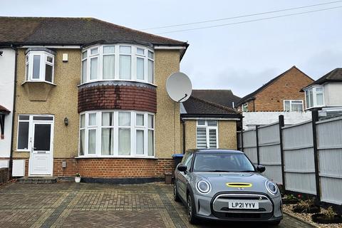 4 bedroom end of terrace house to rent, Charter Way, Southgate N14