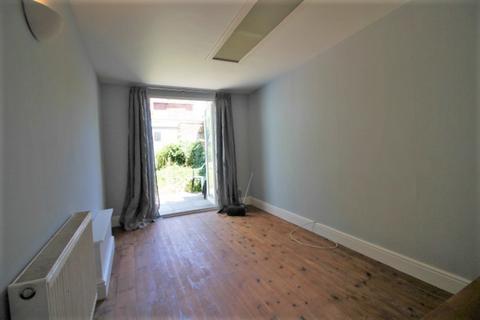 2 bedroom ground floor flat to rent, Victoria Street, Exeter EX4