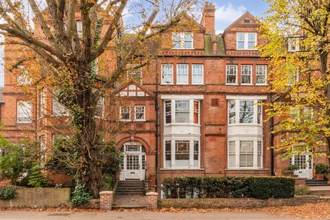 2 bedroom flat for sale, Fitzjohns Avenue, Hampstead, London