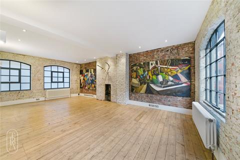 2 bedroom penthouse to rent, Middle Street, London, EC1A