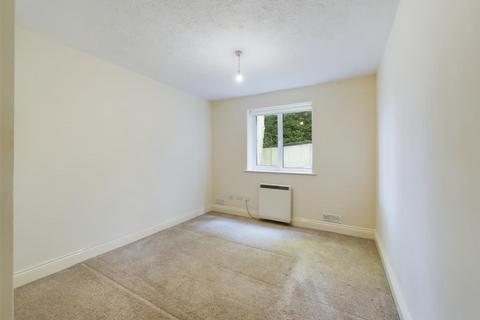 1 bedroom flat for sale, Balcombe Road, Crawley RH10