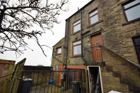 3 bedroom end of terrace house to rent, Morpeth Street, Queensbury