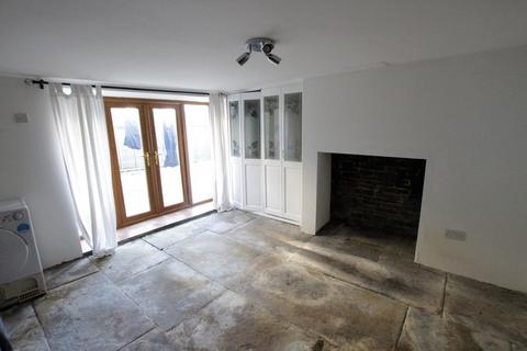 3 bedroom end of terrace house to rent, Morpeth Street, Queensbury