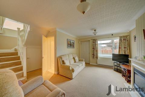 12 Badbury Close, Studley, B80 7RS