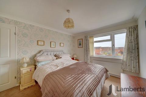 12 Badbury Close, Studley, B80 7RS