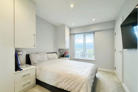 2 bedroom flat for sale, Boulevard Drive, London