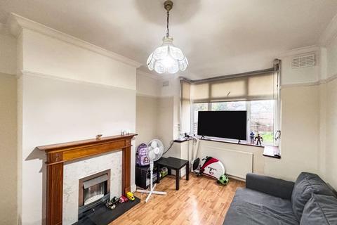 3 bedroom house for sale, Camrose Avenue, Edgware