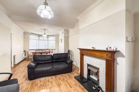 3 bedroom house for sale, Camrose Avenue, Edgware