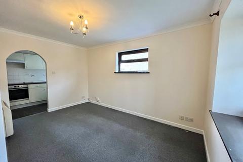 1 bedroom mews to rent, South Street, Romford