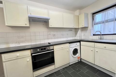 1 bedroom mews to rent, South Street, Romford