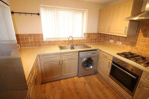 3 bedroom detached house to rent, Noseley Way, Kingswood