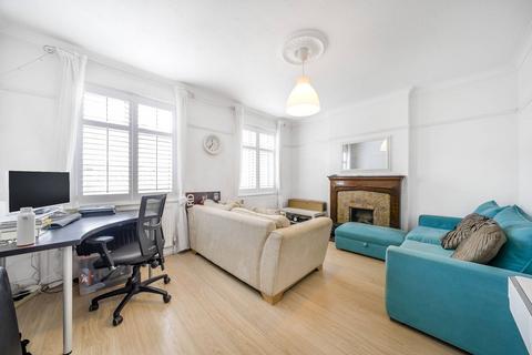 3 bedroom maisonette to rent, Southcroft Road, Furzedown, London, SW16