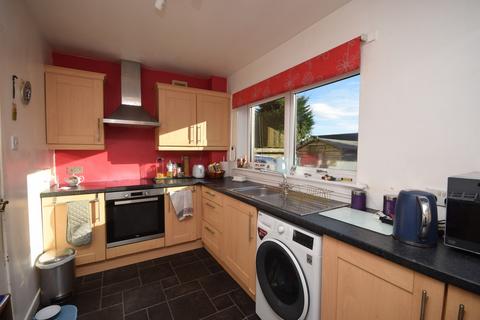 2 bedroom end of terrace house for sale, Graham Court, Bankfoot