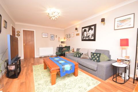 2 bedroom end of terrace house for sale, Graham Court, Bankfoot