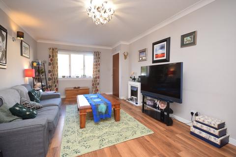 2 bedroom end of terrace house for sale, Graham Court, Bankfoot