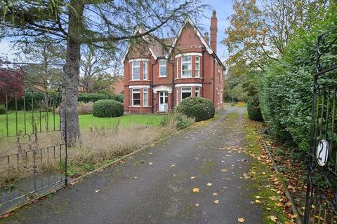 4 bedroom detached house for sale, 21 High Street, Walcott