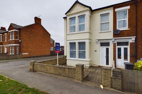 4 bedroom semi-detached house for sale, 122 Wainfleet Road, Skegness